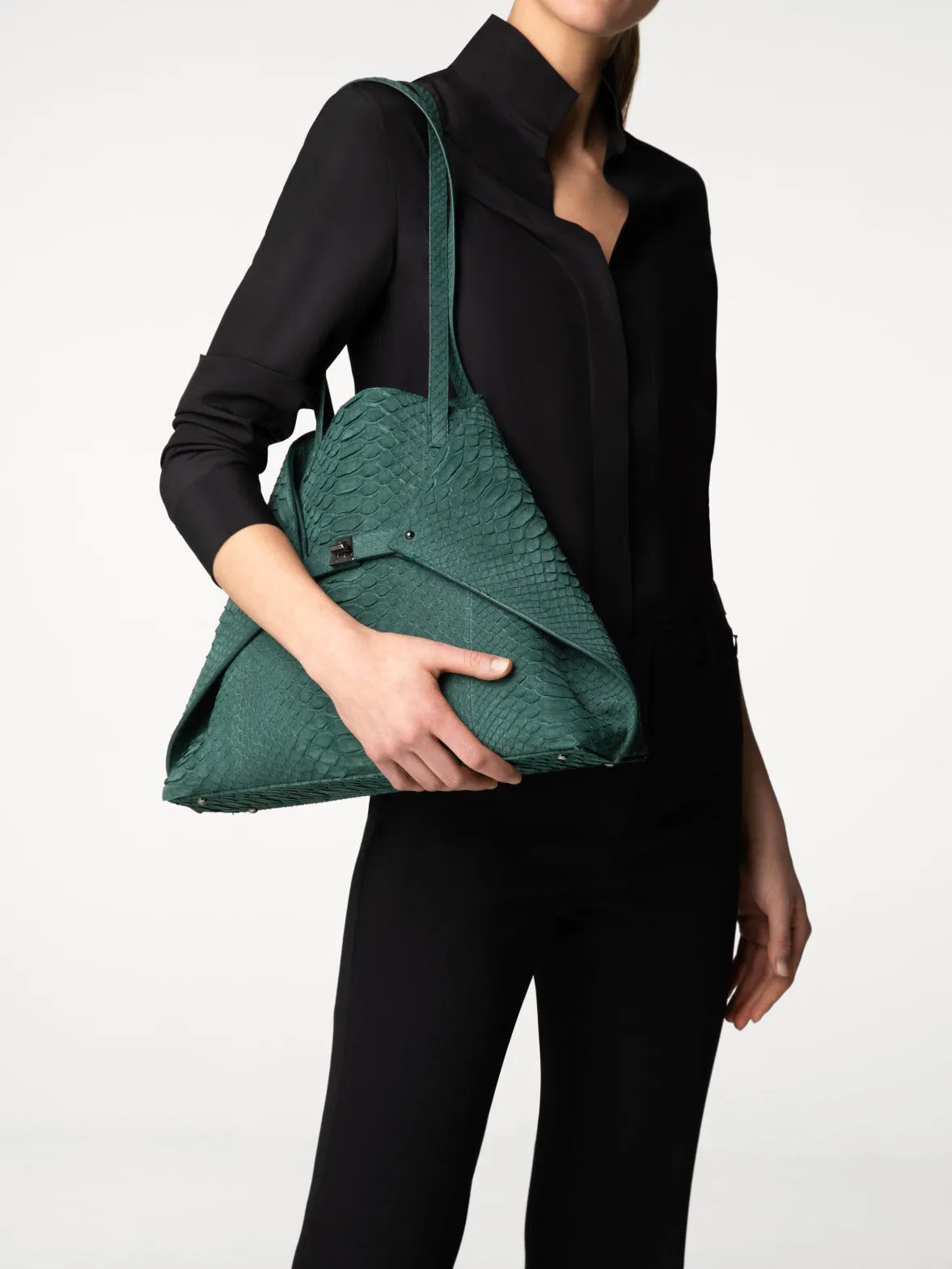 Ai Medium Shoulder Tote