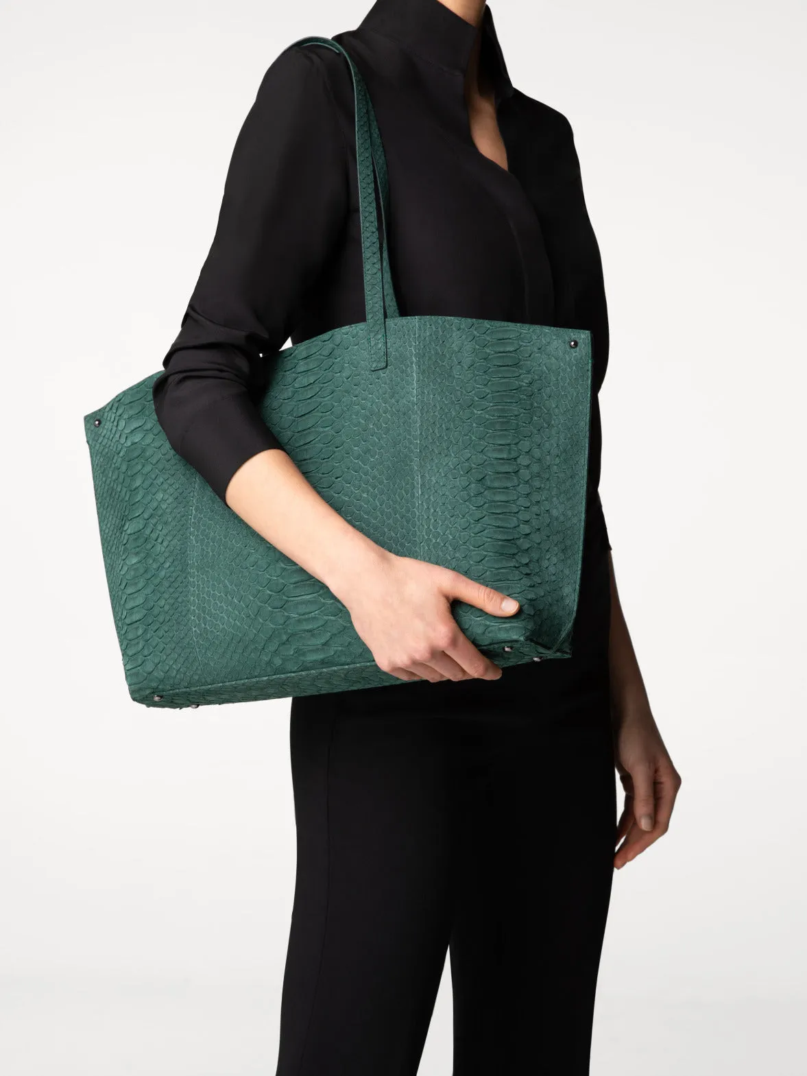 Ai Medium Shoulder Tote