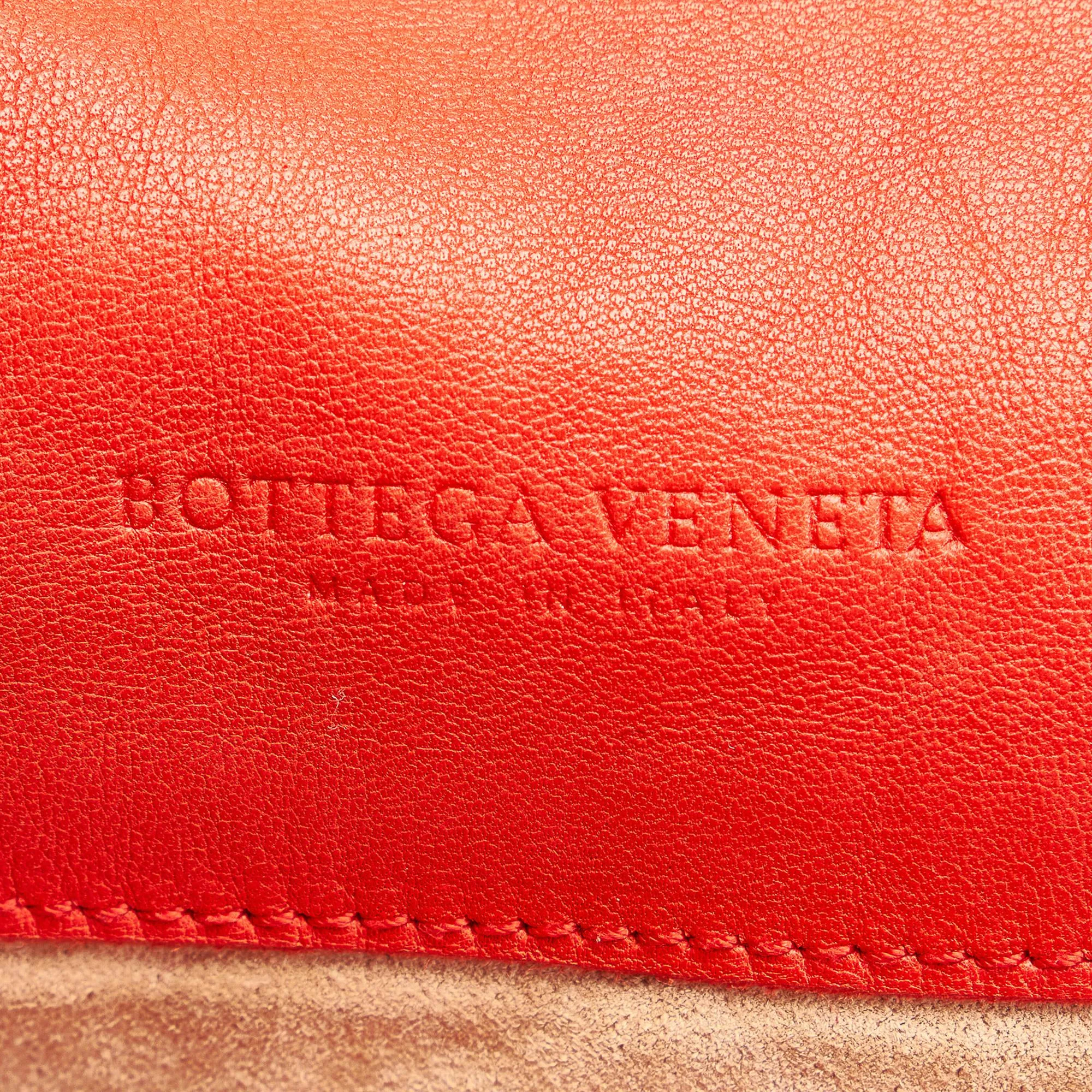 Bottega Veneta Intrecciato Leather Tote Bag (SHG-27649)