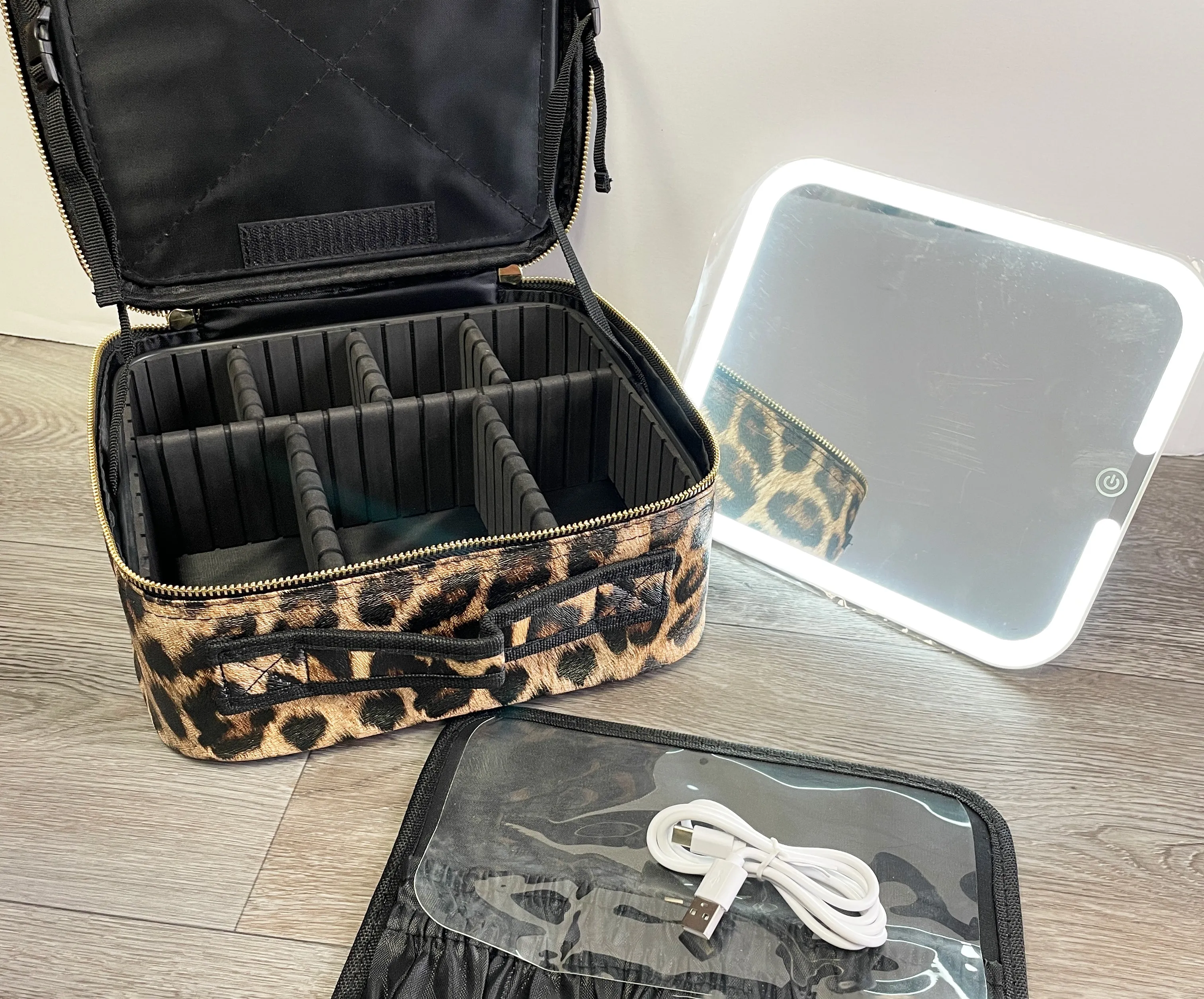 Make-up Case with removable LED Mirror