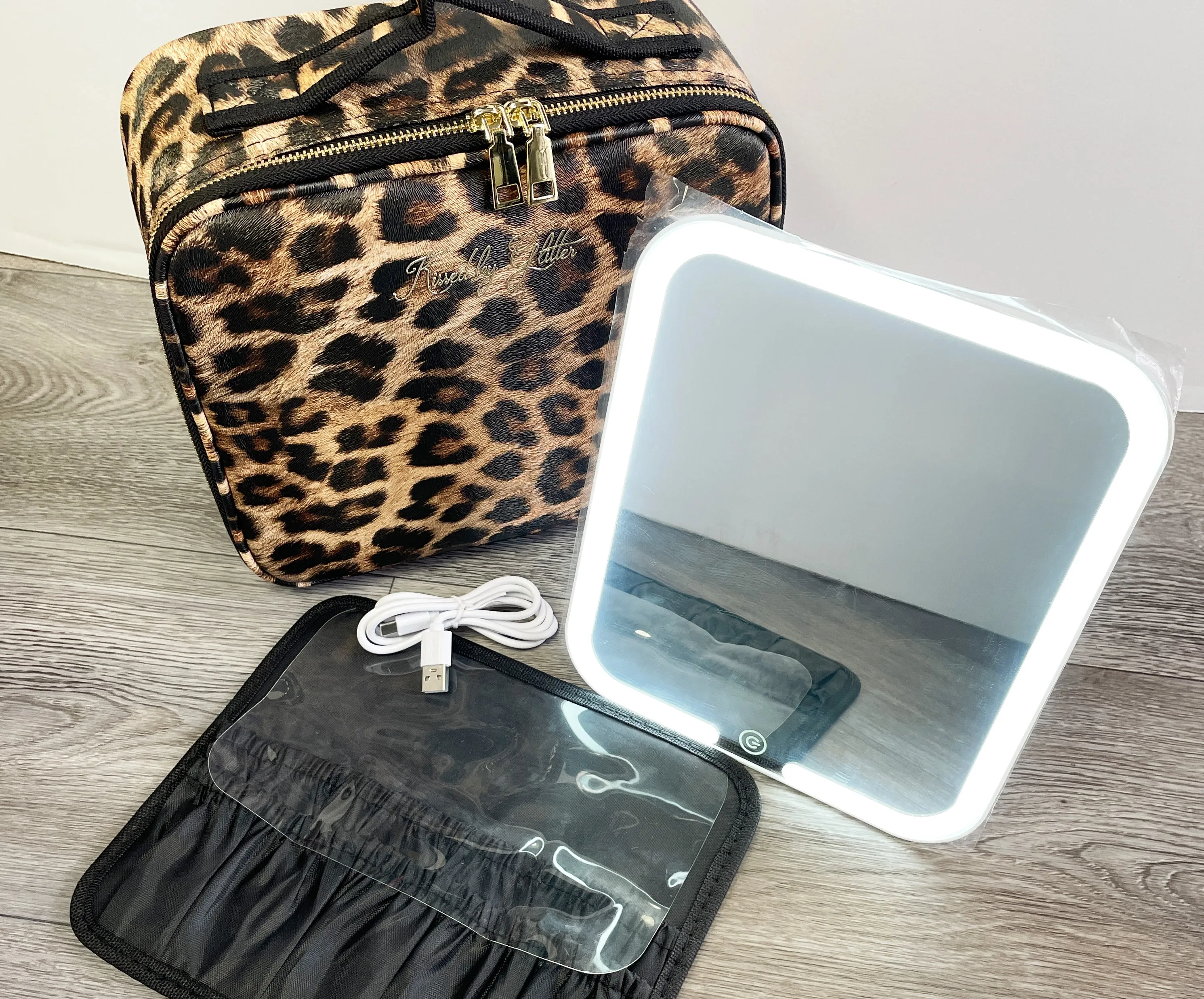 Make-up Case with removable LED Mirror