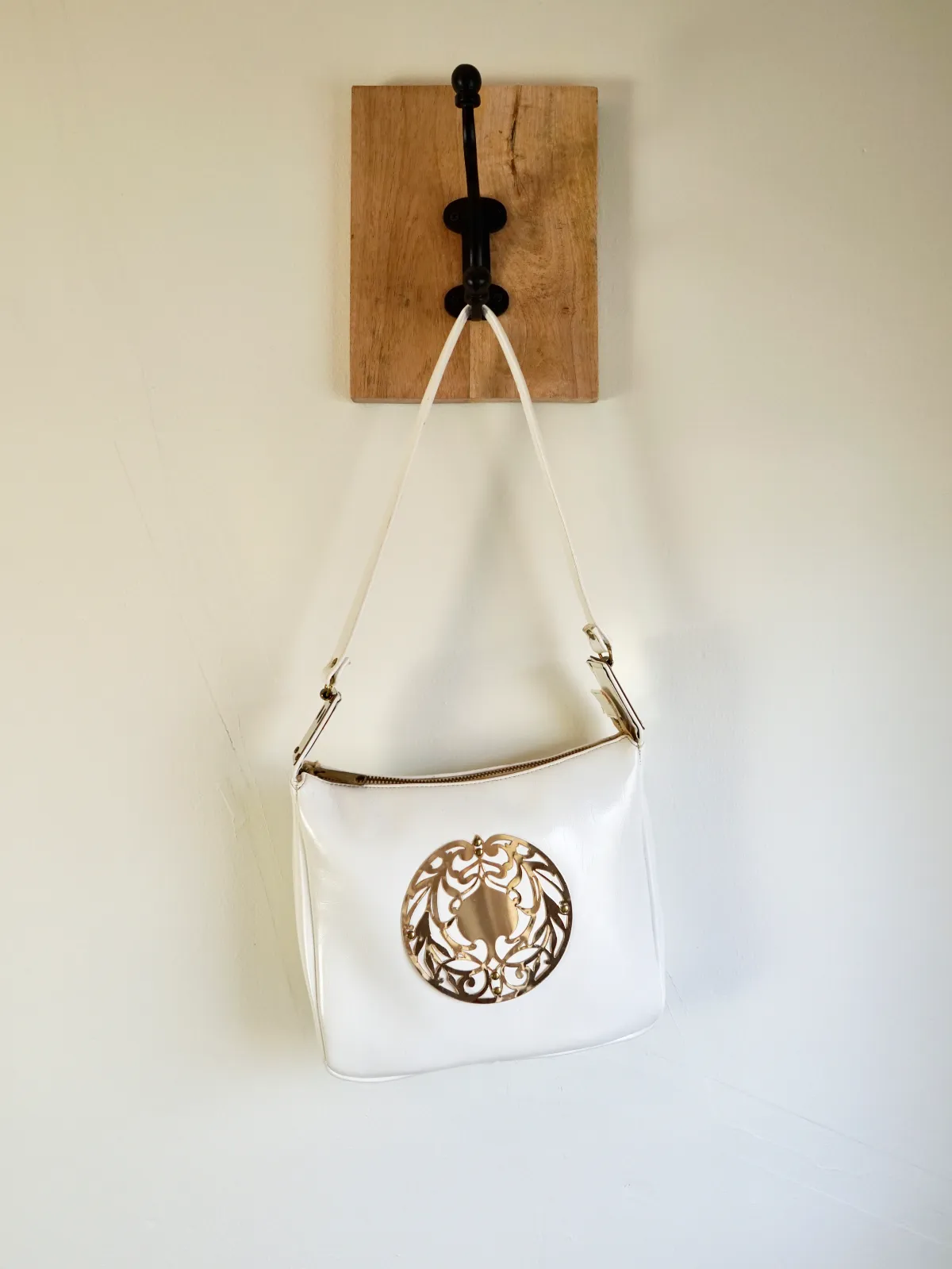 Mod Medallion White Vinyl Bag