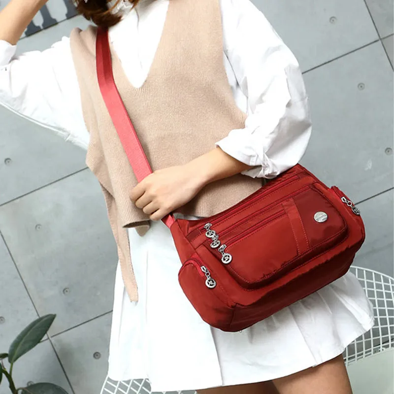 Waterproof shoulder bag for women