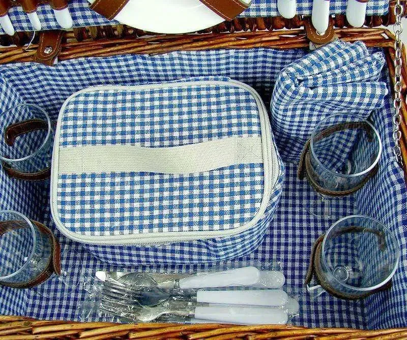 Wicker picnic basket