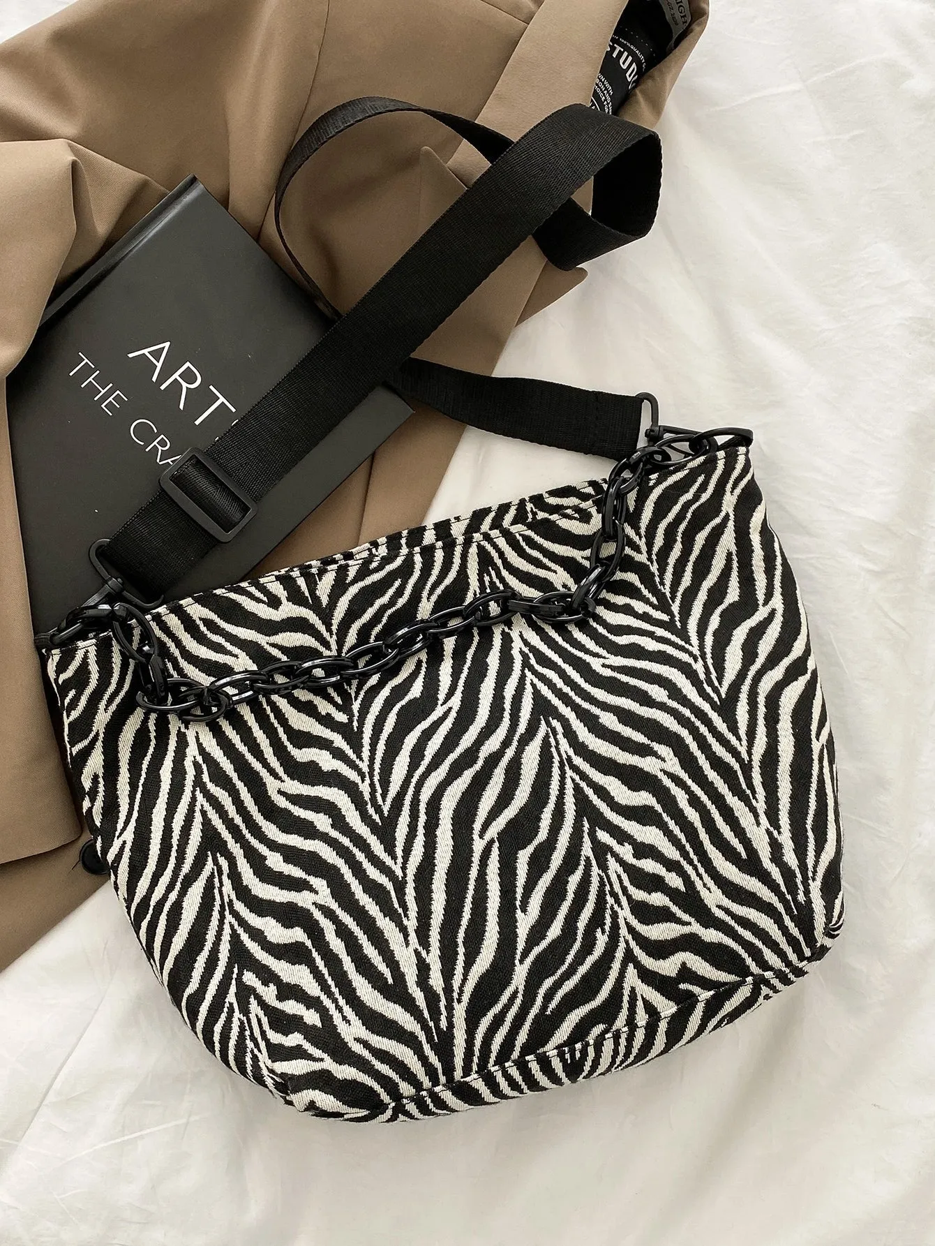 Zebra Striped Pattern Shoulder Bag